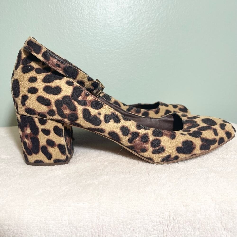 Ollio Women's Brown Leopard Faux Suede Chunky Mid-Heel Ankle Strap Pumps Size 9‎ - Picture 4 of 13